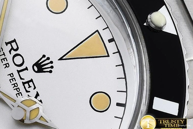 1108 Resilient ROLSUB0186 – Vintage Sub Ref 6205 White A- 1026